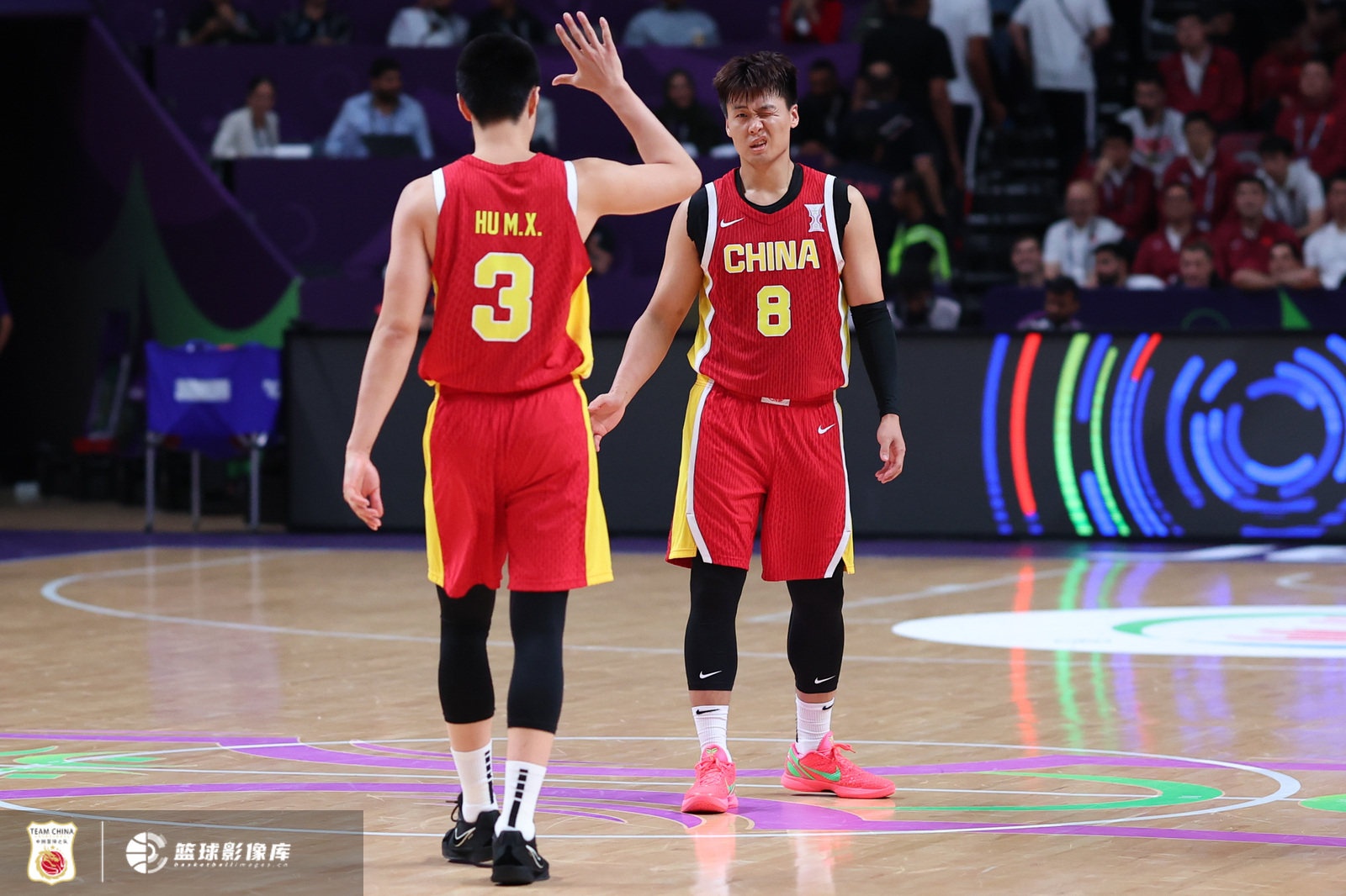 大乌龙~澳篮名记：中国的赵睿本有机会偷走冠军 但压哨三分没进