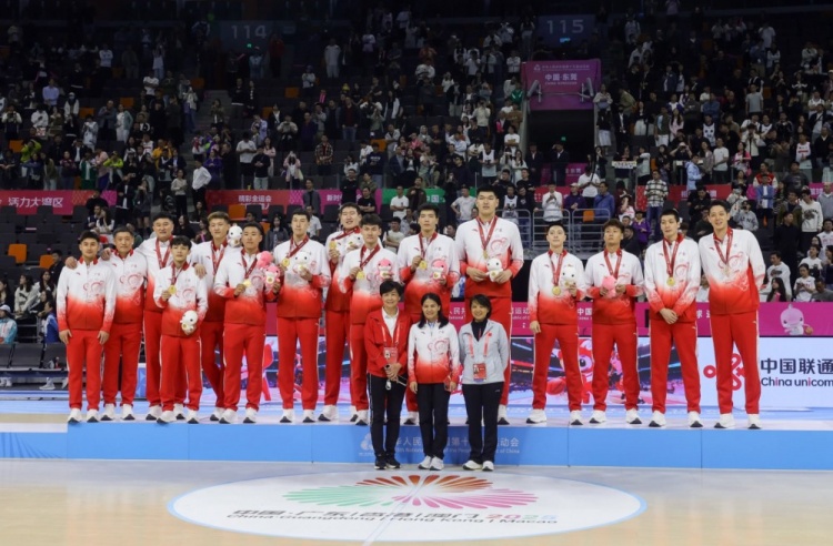 填空题!杜锋晒广东篮球各级别队伍全运会夺金合影:广东___!!