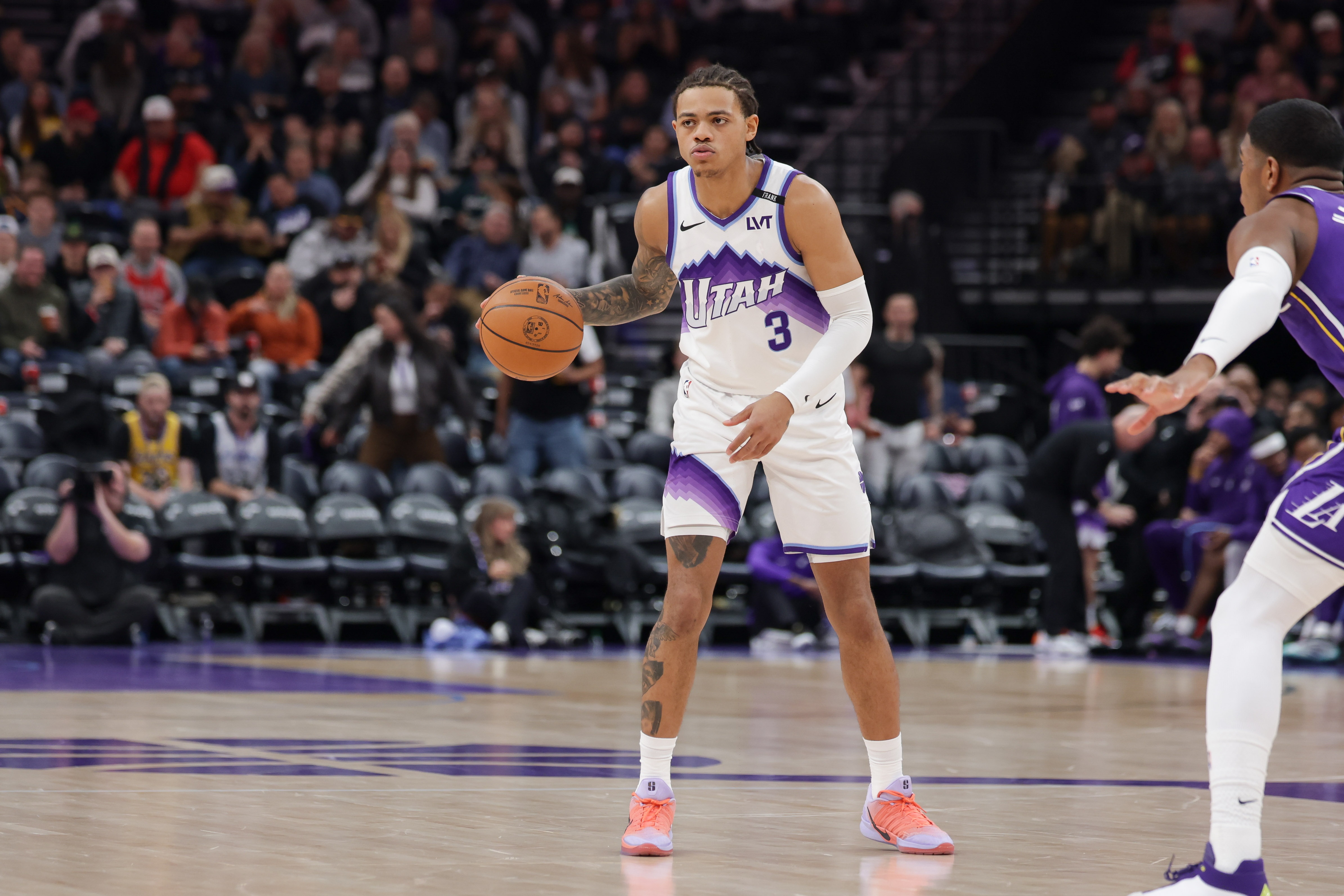 飞跃进步！基昂特·乔治近9场场均30.8分7助攻 命中率49/46/90%