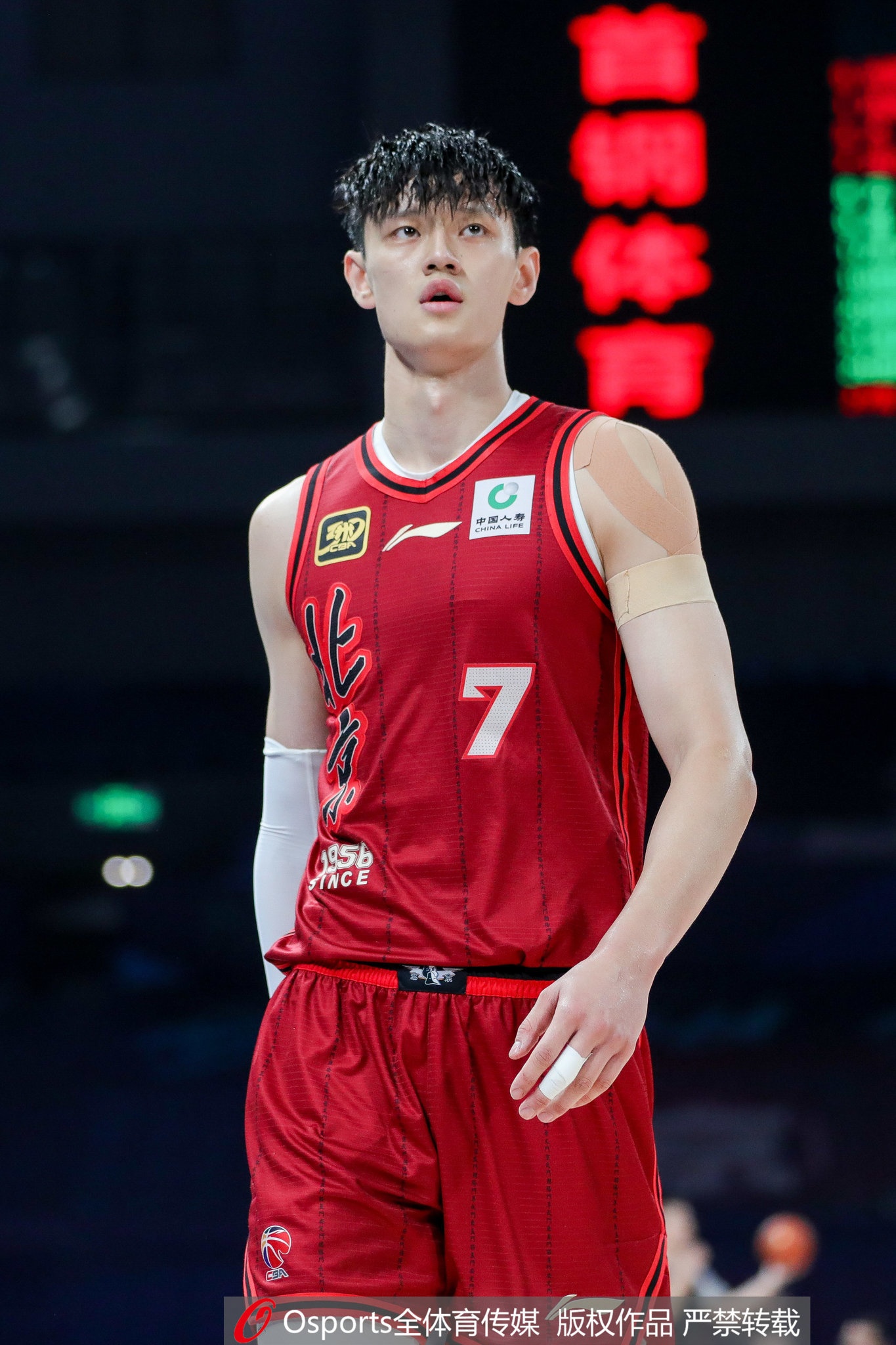 许利民：曾凡博将出战对阵广东的比赛！此前小曾表示自身状态还行