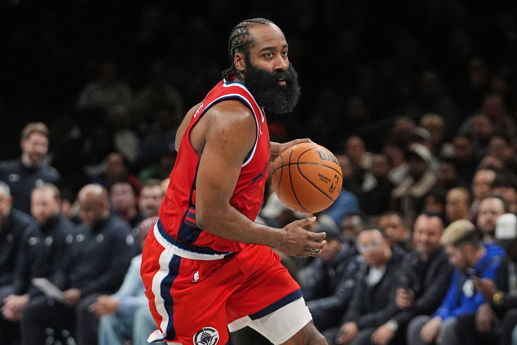 把球交给登哥！哈登两传一射帮助快船7-0稳住局势